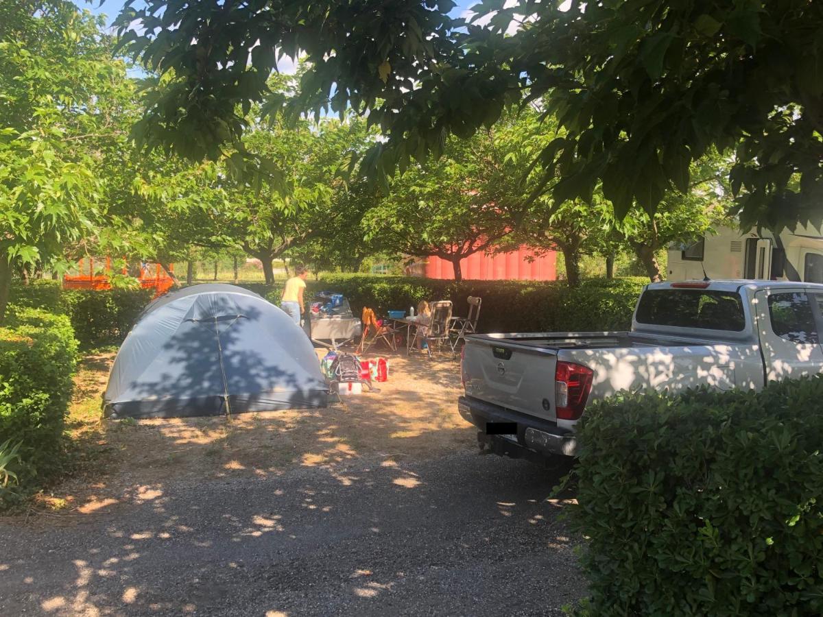 Camping Paradis Family Les Rives De L'Herault ジニャック エクステリア 写真