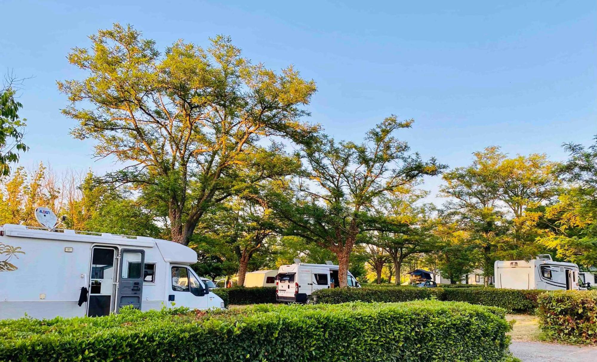 Camping Paradis Family Les Rives De L'Herault ジニャック エクステリア 写真