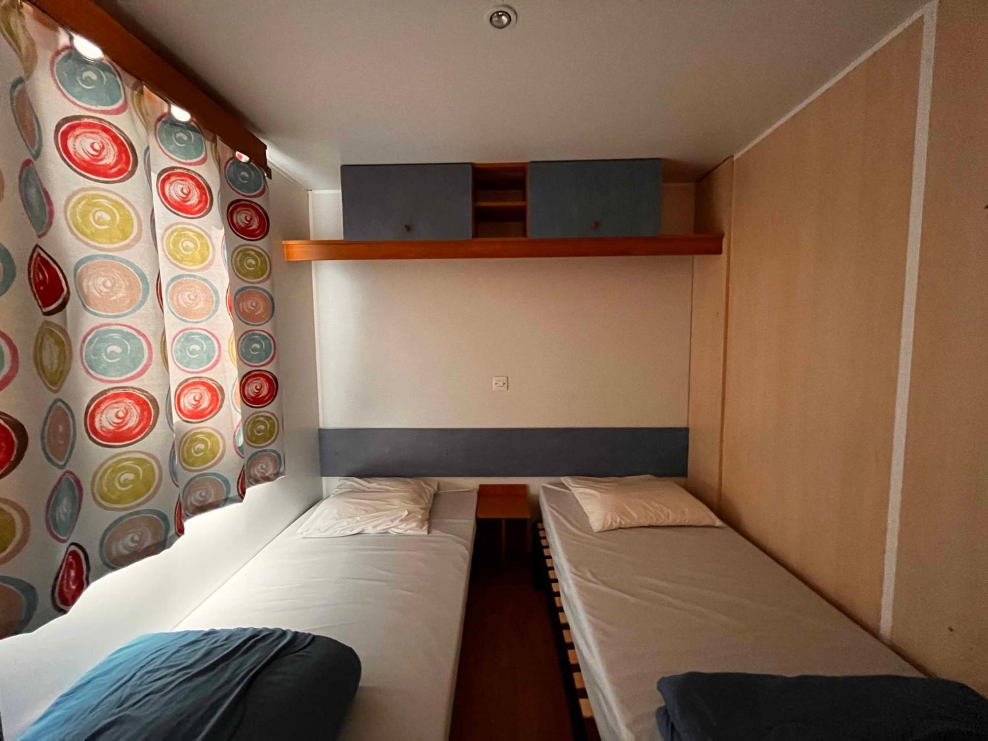 Camping Paradis Family Les Rives De L'Herault ジニャック 部屋 写真